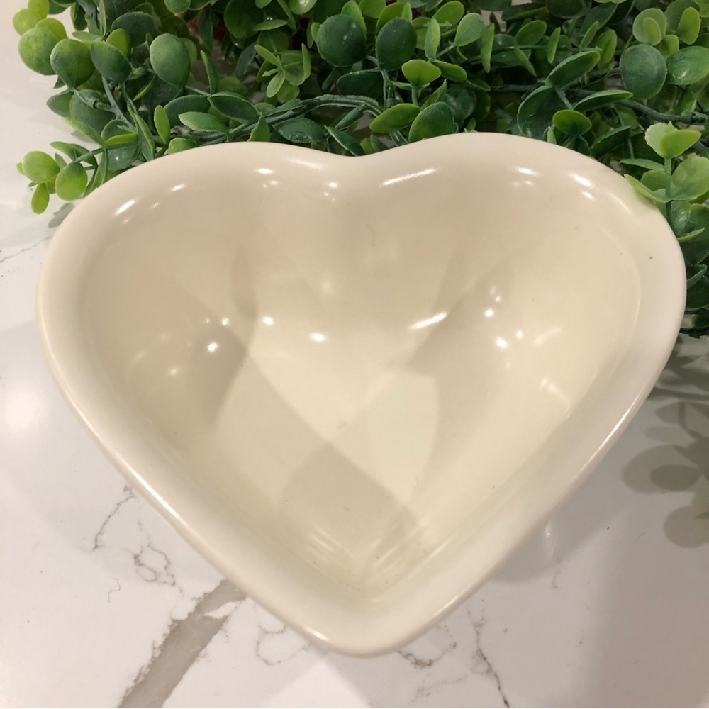 Pfaltzgraaf cream white heart candy dish stoneware EUC